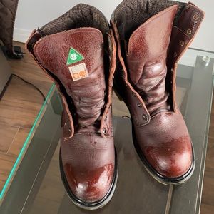 RED Wing STEEL TOED WORK BOOTSS